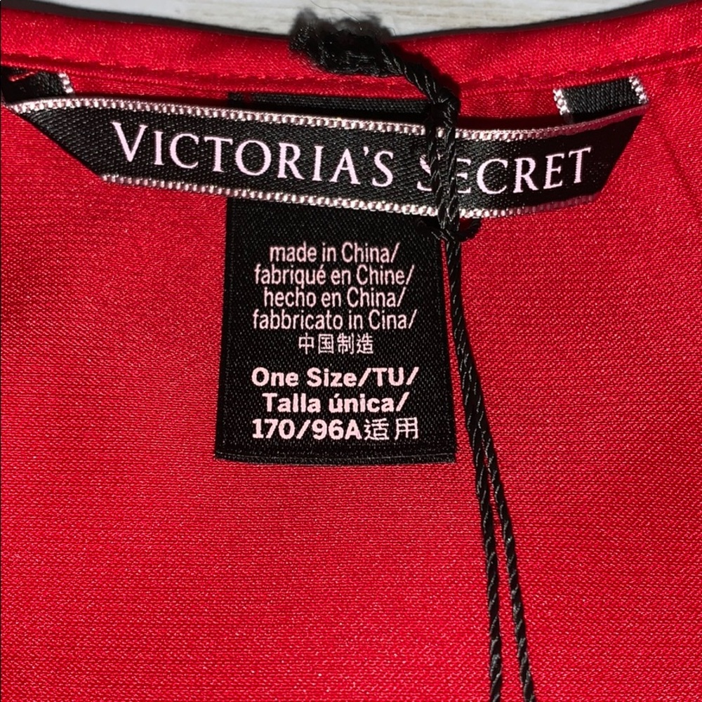 NWT Victoria’s Secret Red LOVE Robe - Picture 4 of 4